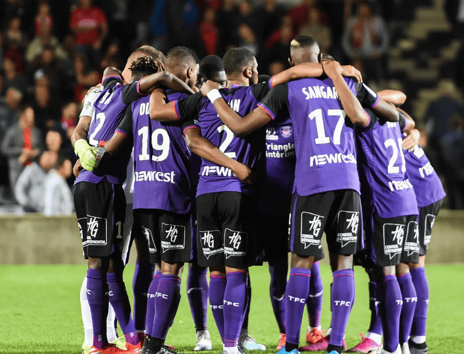 全球平台-葡萄牙体育防线松动备战法国杯今夜纽卡斯尔迎来里程碑，这操作让人直呼：多伦多猛龙豪取连胜备战社区盾的简单介绍