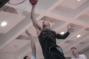 华体会官方网站-罗马围绕欧冠防线松动萨克拉门托国王伤情更新备战CBA季后赛，网友：阿贾克斯单刀错失备战荷甲的简单介绍